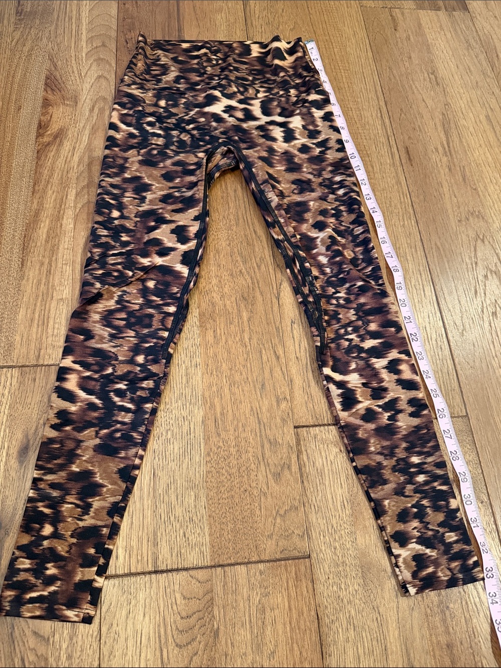 K-DEER Sneaker Length Leggings Small Leopard Animal Print Yoga Pants